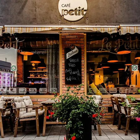 Le Petit מלון 3*