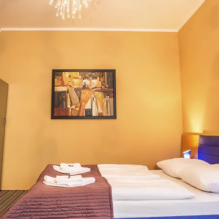 Le Petit מלון 3*