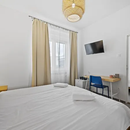 Le Petit מלון 3*