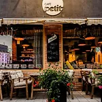 Le Petit Otel 3*