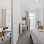 Le Petit Otel 3*