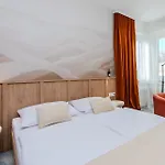 Otel Le Petit