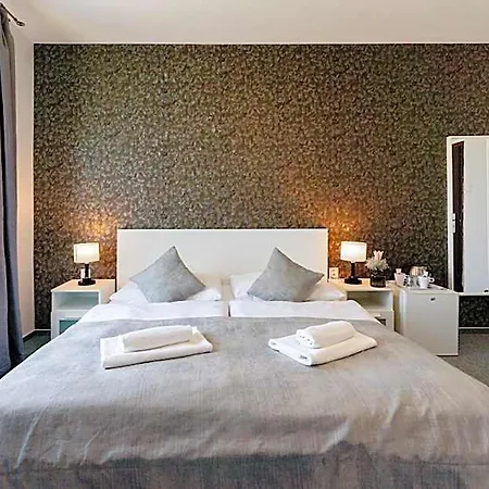 Hotel Le Petit 3*
