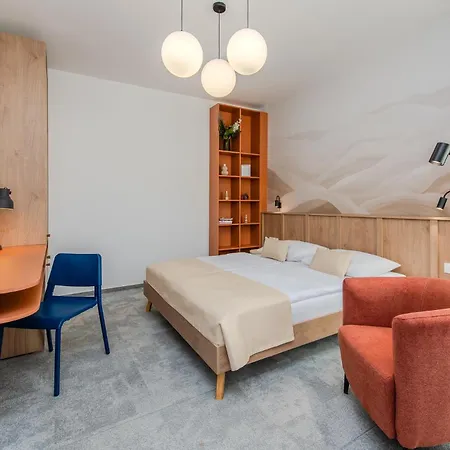 Le Petit Hotel