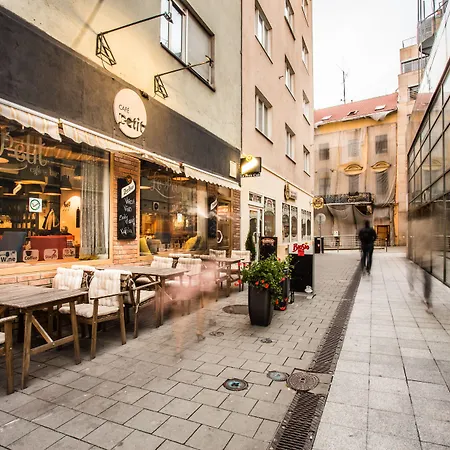 Le Petit Ξενοδοχείο 3*