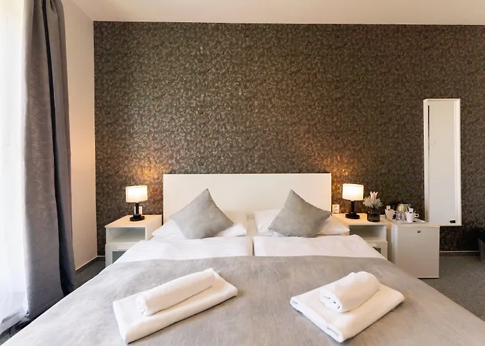 Le Petit Hotel 3*